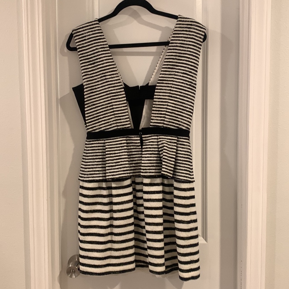 BCBG Max Azria Mini Dress - Picture 4 of 7